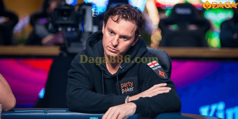 Điểm danh top 10 cao thủ đánh Poker nổi tiếng thế giới Sam Trickett - người chơi Poker thu về số tiền khủng